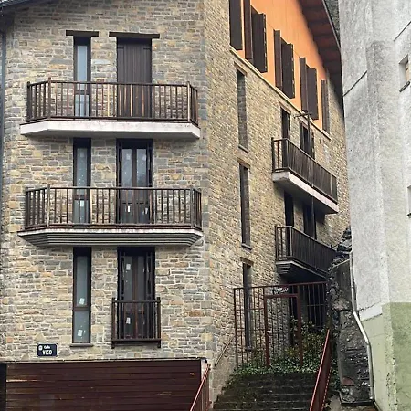 Le Petit Palais Apartment Escarrilla Exterior photo